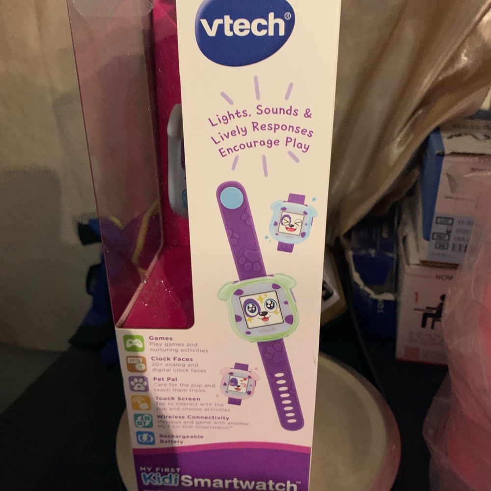 VTech Kidizoom Smartwatch in Purple‎ and White - Picture 7 of 9
